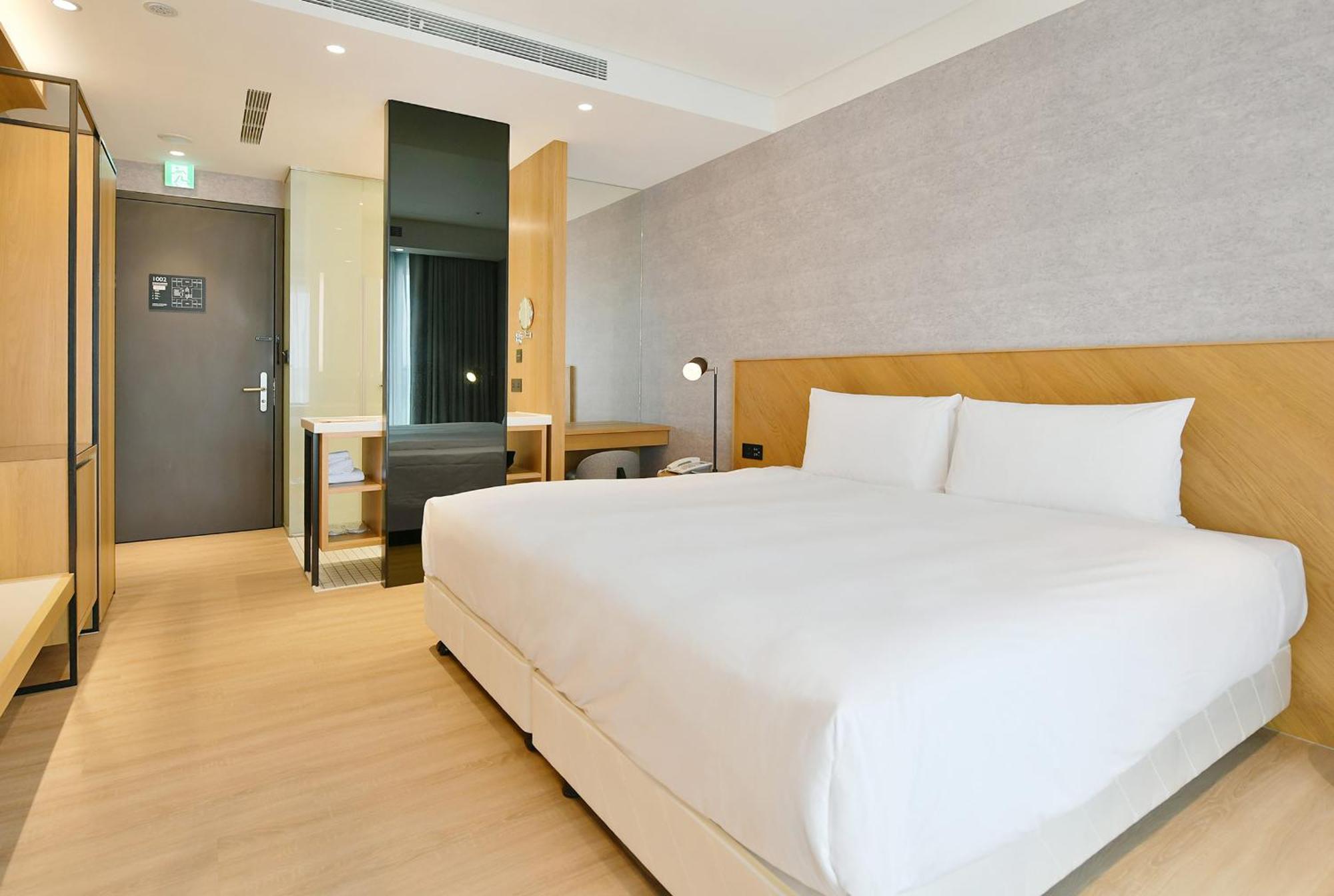 Check Inn Select New Taipei Sanchong Екстер'єр фото